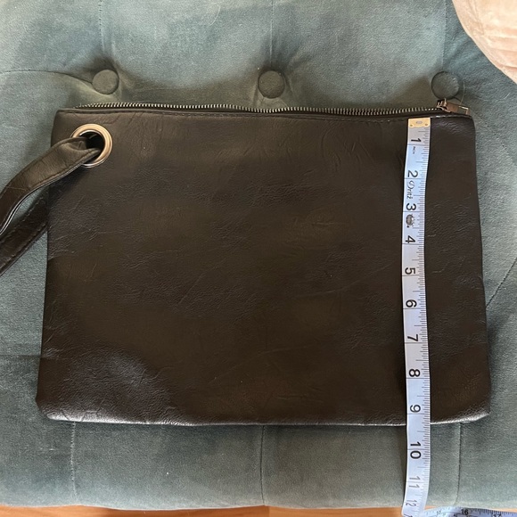 DolceNa Oversized black clutch 13x9.5 - Picture 1 of 2